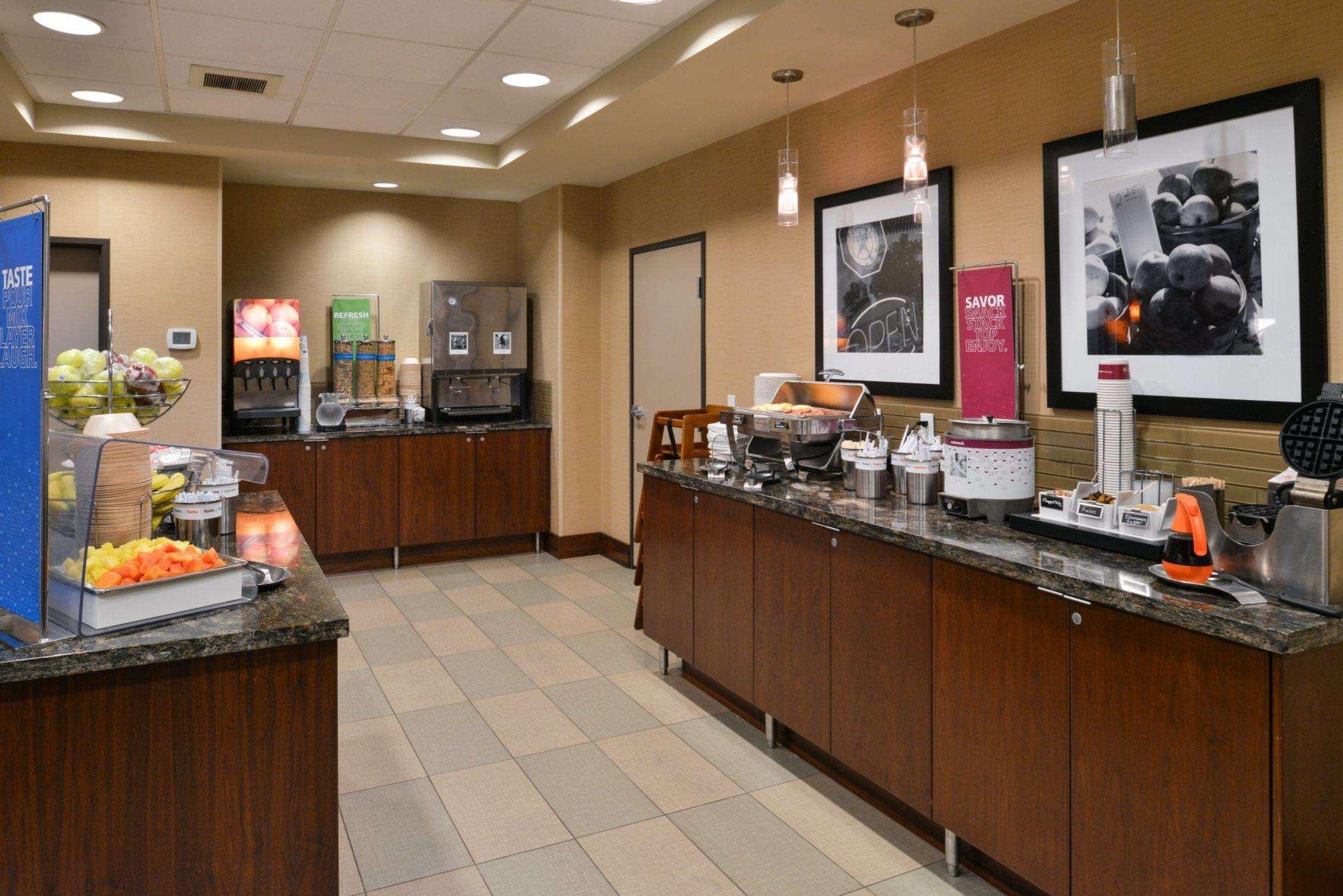 Hampton Inn & Suites Tacoma/Puyallup Bagian luar foto